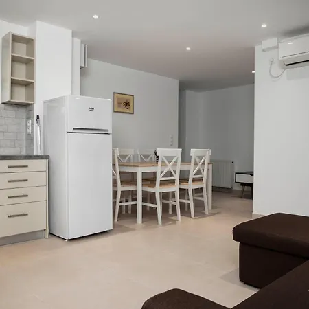 Sweet And Comfy 2Bd Apartment Next To Metro And Archeological Museum-3